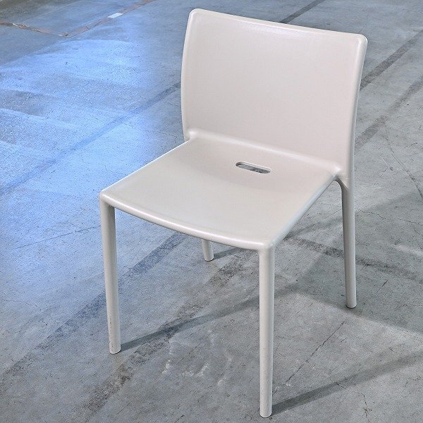 MAGIS 「AIR-CHAIR / エアチェア」ベージュ 1P ジャスパーモリソン スタッキング リビング ダイニングの商品写真