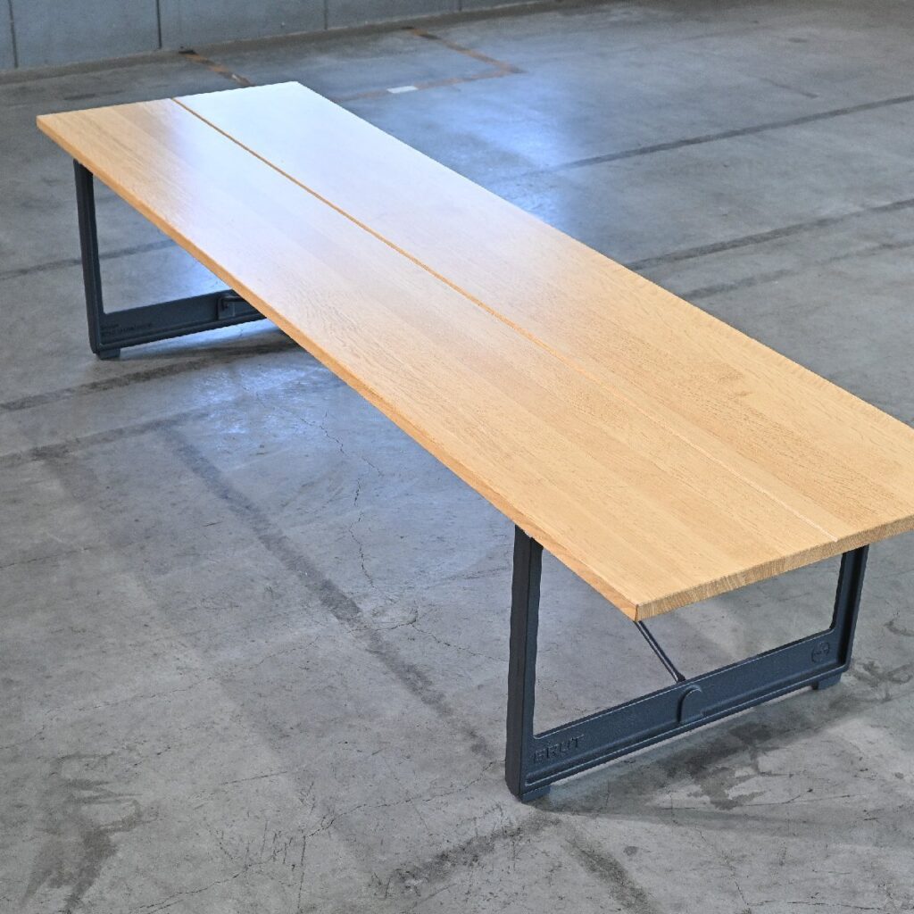 MAGIS 「BRUT BENCH」ベンチ オーク材 Konstantin Grcic ブリュット マジス イタリアの商品写真