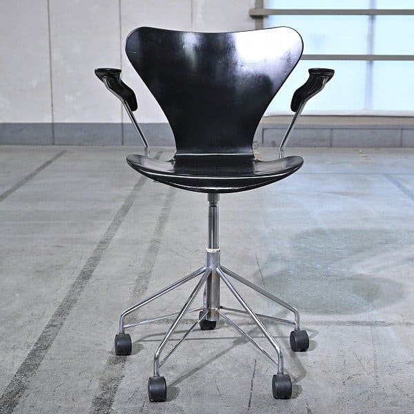 FRITZ HANSEN 「SERIES7」アームチェア 北欧家具 セブン デスク フリッツハンセン 椅子 アルネ・ヤコブセンの商品写真