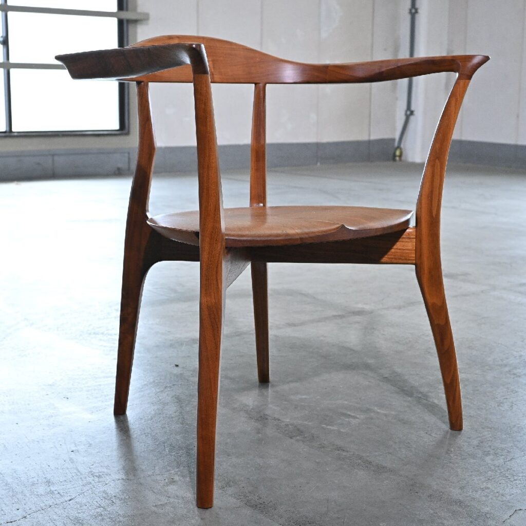家具工房KOMA 家具 アームチェア B ウォールナット無垢材 松岡茂樹 一人掛け 椅子 リビングの商品写真