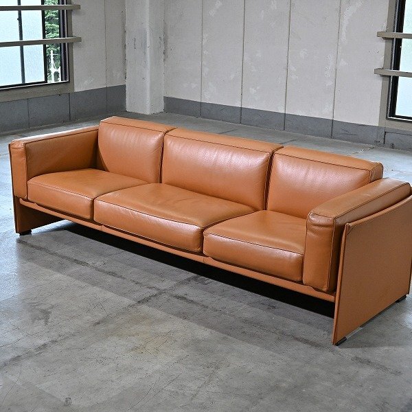【2026/10/18】 Cassina 175万「405 DUC/デュック」ソファ