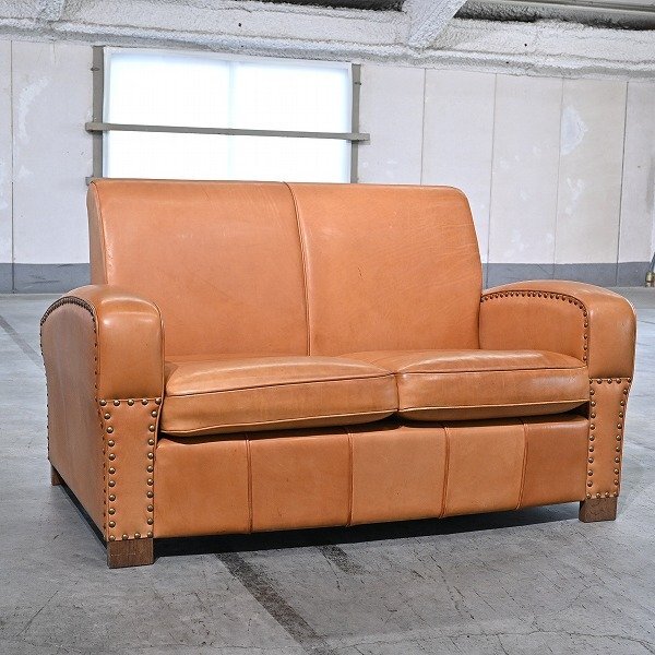 トラックファニチャー「LEATHER SOFA 2-SEATER」ラブソファ 総本革 オーク無垢材 鋲打ち 2人掛け リビング ダイニングの商品写真