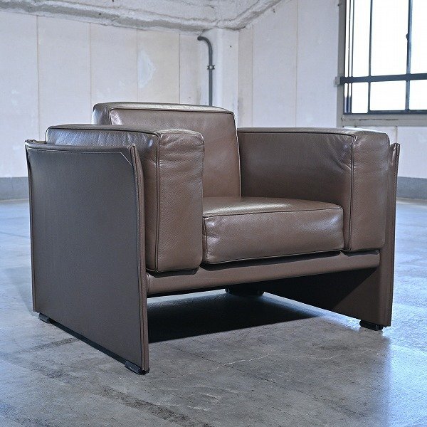 Cassina 「405 DUC」ラウンジアームチェア A MARIO BELLINI 1人掛け 本革 リビングの商品写真