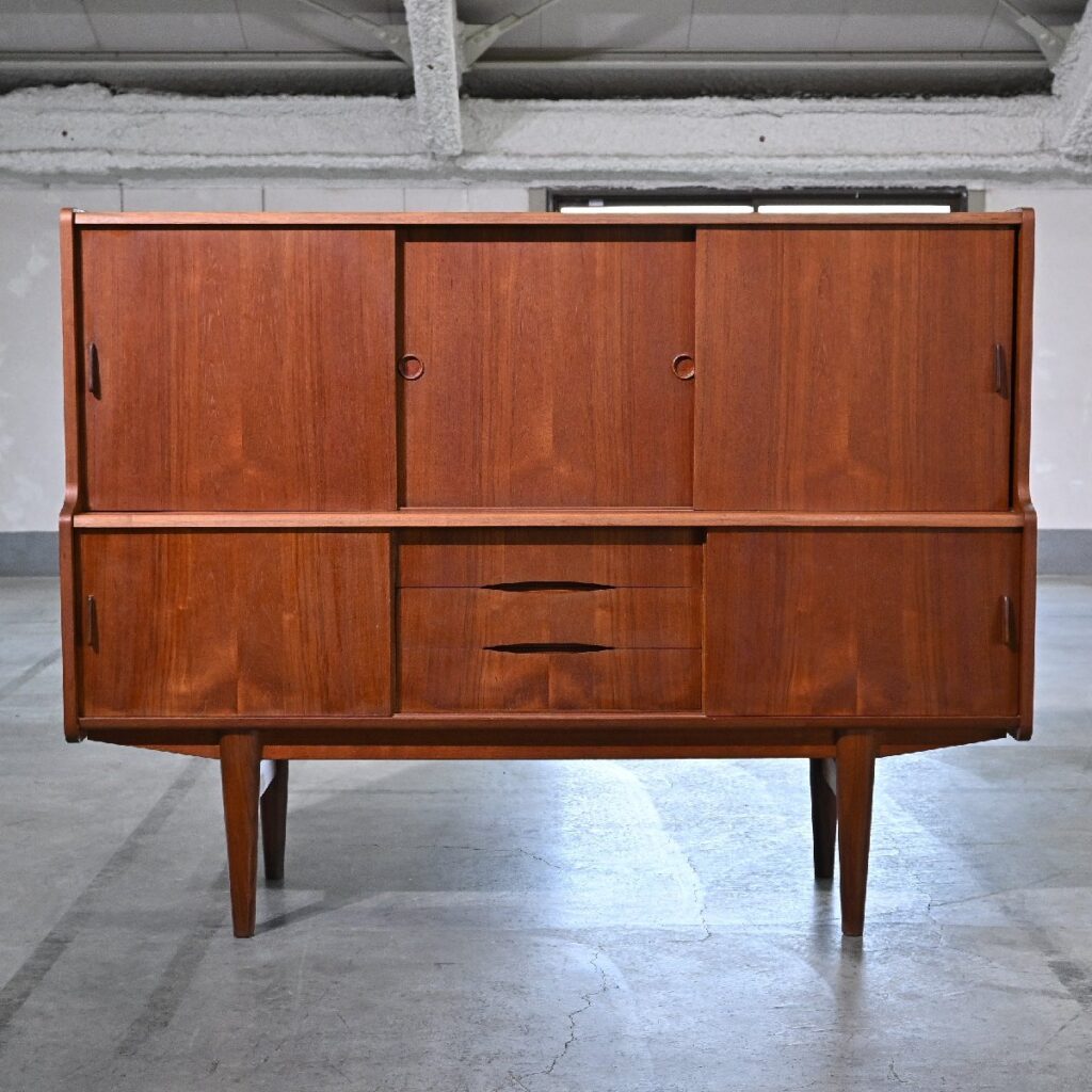 デンマーク製 Brunn Hansen キャビネット チーク材 無垢 ビンテージ サイドボード ミッドセンチュリーの商品写真