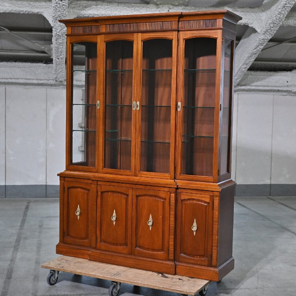 ★ 最高級 ドレクセルヘリテイジ「TRIUNE/トライユン」キャビネット 食器棚 カップボード 収納 マホガニー材 DREXEL HERITAGEの商品写真