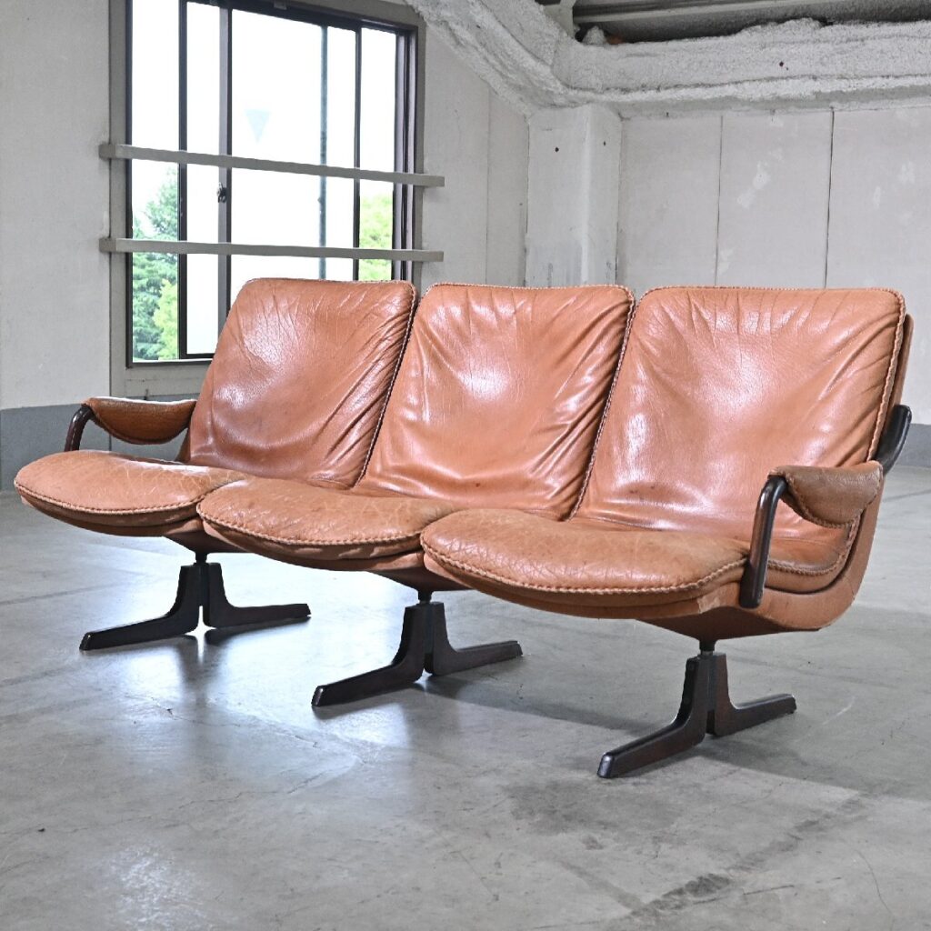 北欧ビンテージ BERG furniture 3人掛けソファ 本革 アーム トリプル デンマーク ミッドセンチュリーの商品写真