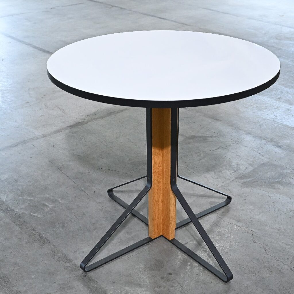 artek 「KAARI/カアリ」テーブル A オーク材 ロナン & エルワン・ブルレック 円形 ラウンドの商品写真