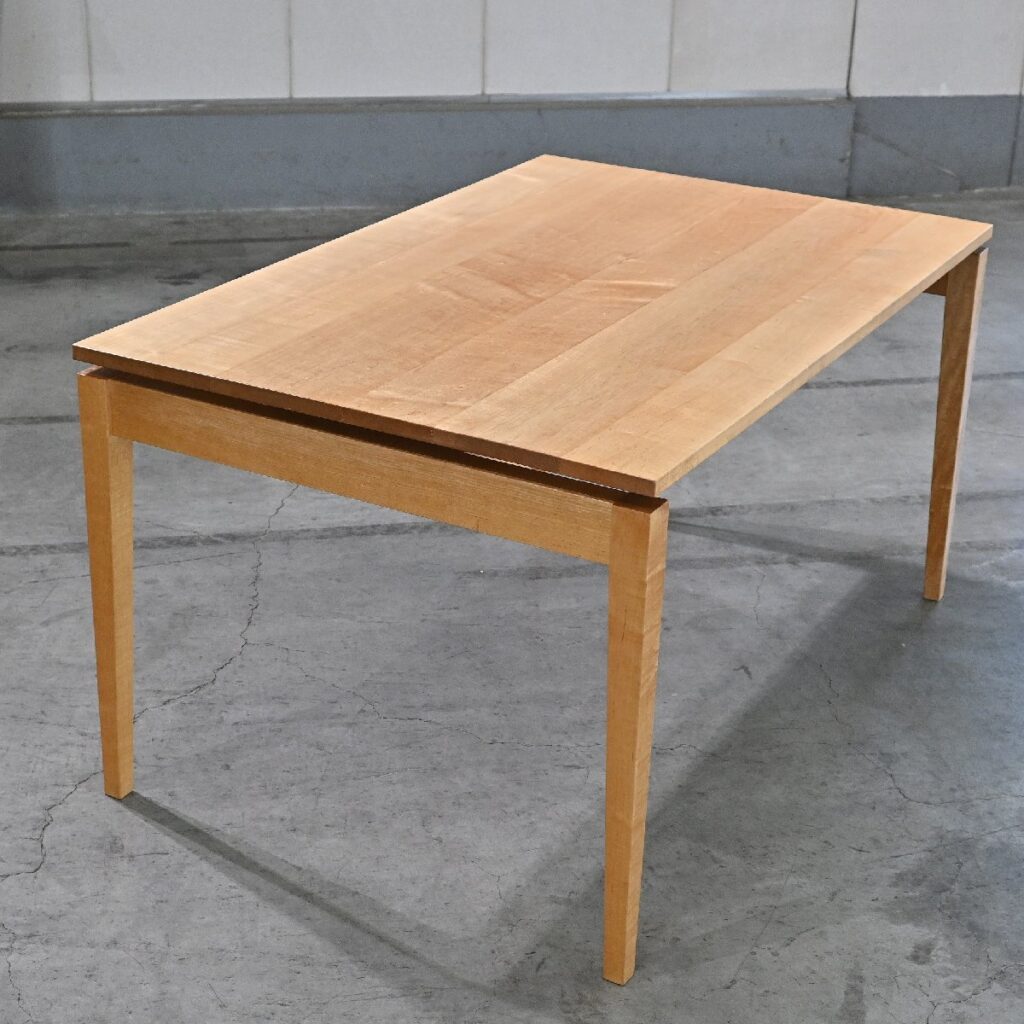 SERVE 「Table type 12」ダイニングテーブル メープル 無垢材 テーパードレッグ シェーカースタイル ナチュラルの商品写真
