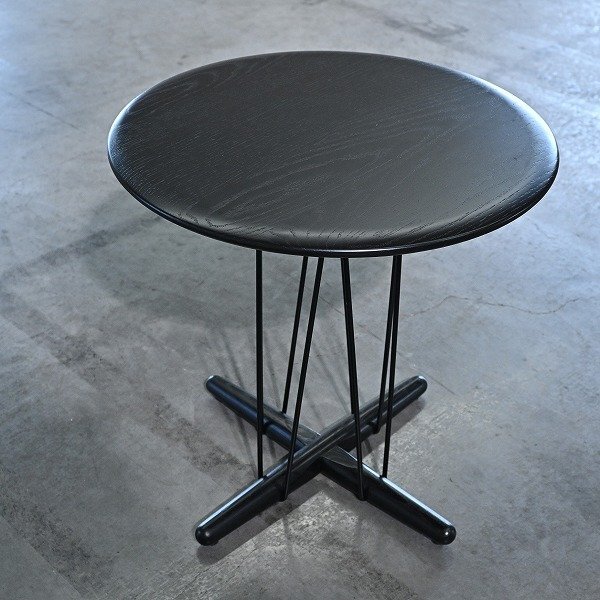 Carl Hansen & Son 「E021 Embrace」a サイドテーブル オーク材 EOOSの商品写真
