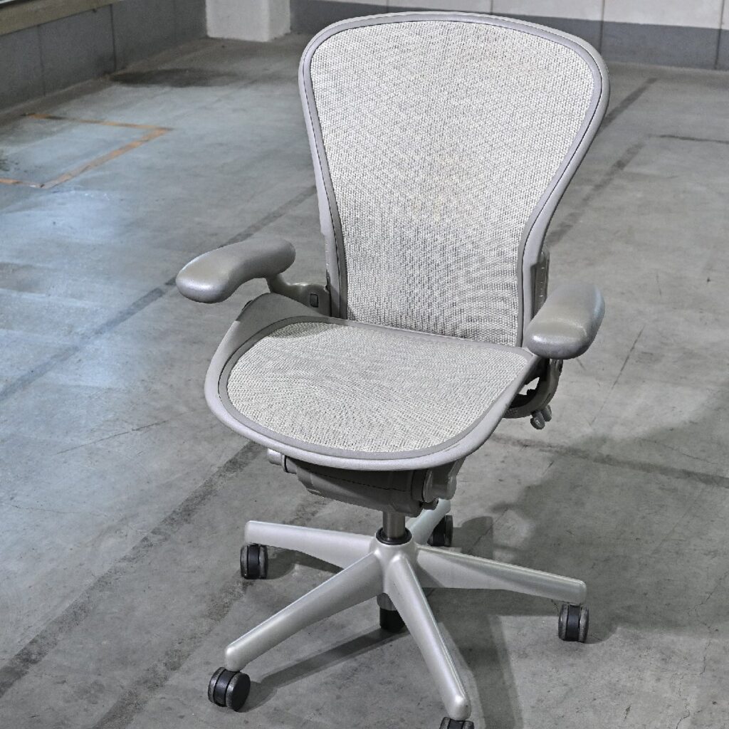 Herman Miller 「アーロンチェア/クラシック」Bサイズ ポスチャーフィット 昇降 デスク オフィス リクライニング ハーマンミラーの商品写真