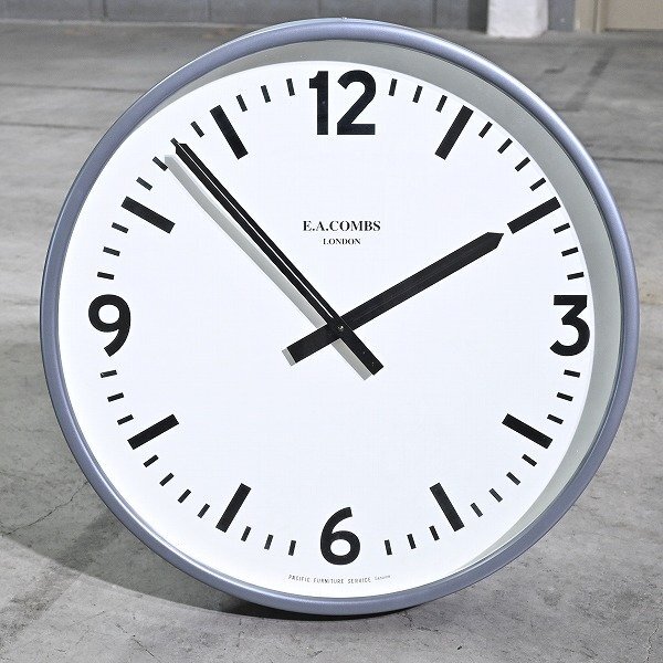 P.F.S.取扱 E.A. COMBS 「WALL CLOCK」壁掛け時計 ウォッチ アナログ ラウンド 体育館の商品写真