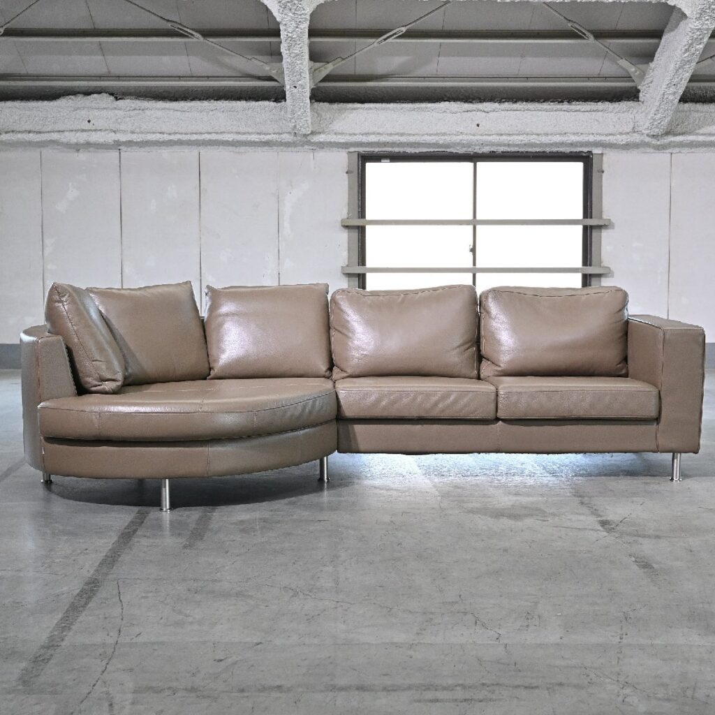 BoConcept 「I.D.V」ソファ 左カウチソファ付 本革 リビング ホテル ロビー 待合室 カフェの商品写真